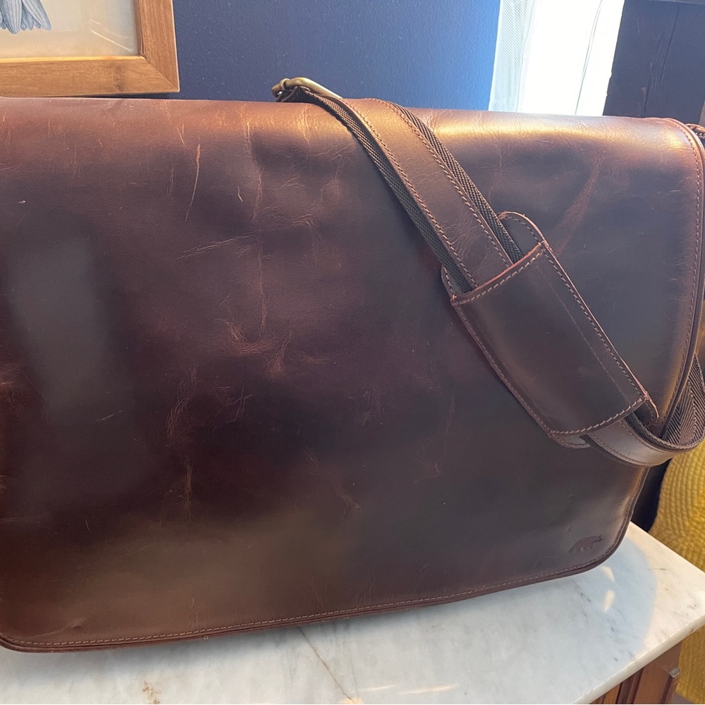 Kodiak Dark Leather XL messenger bag. NWOT.  Never used.